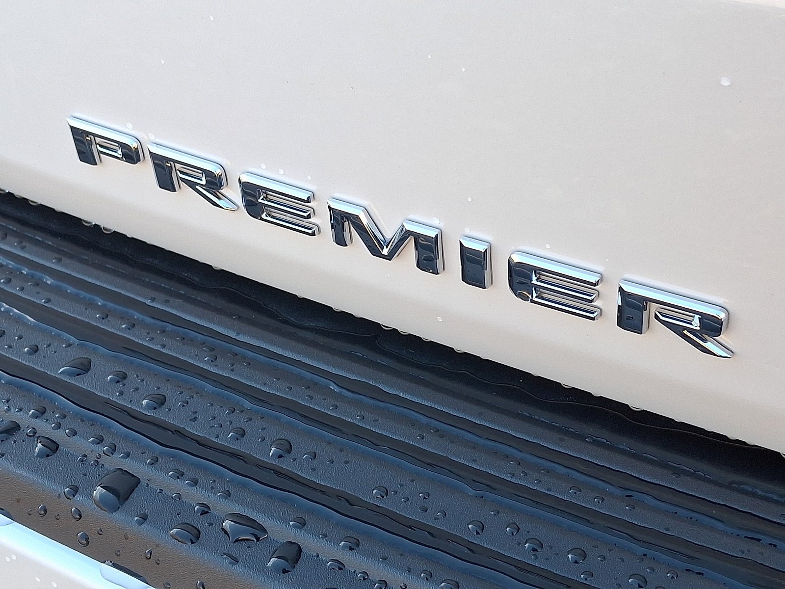 New 2026 Polar White Tricoat Chevrolet Premier image 5