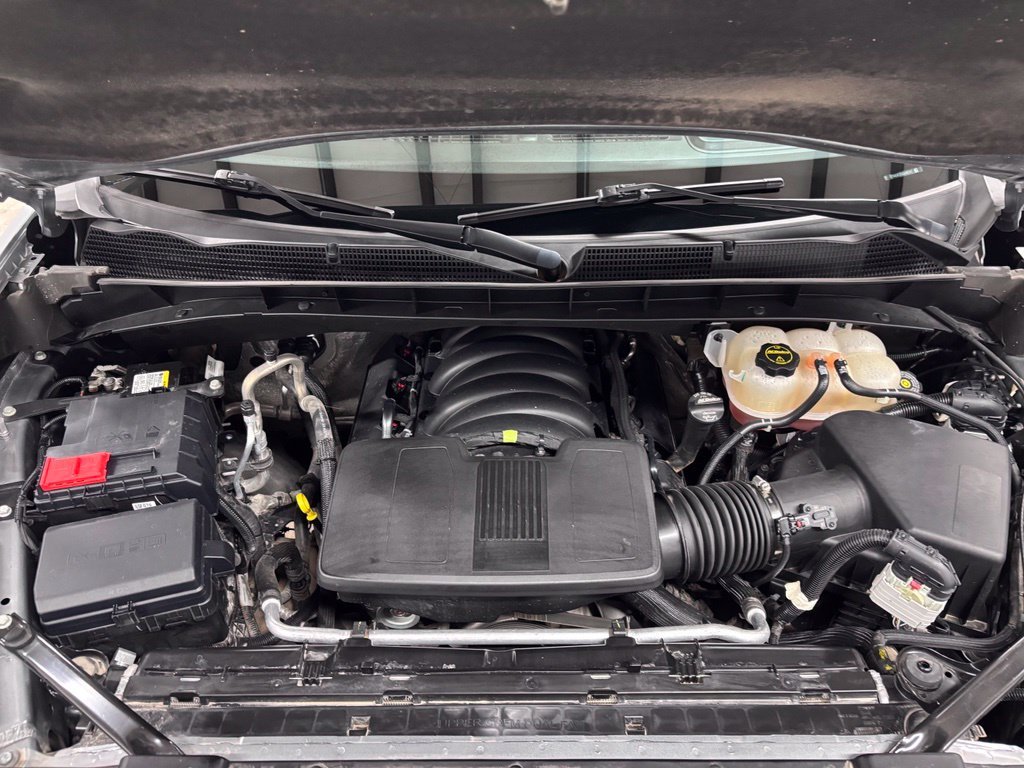 Used 2025 Silver GMC SLT image 22