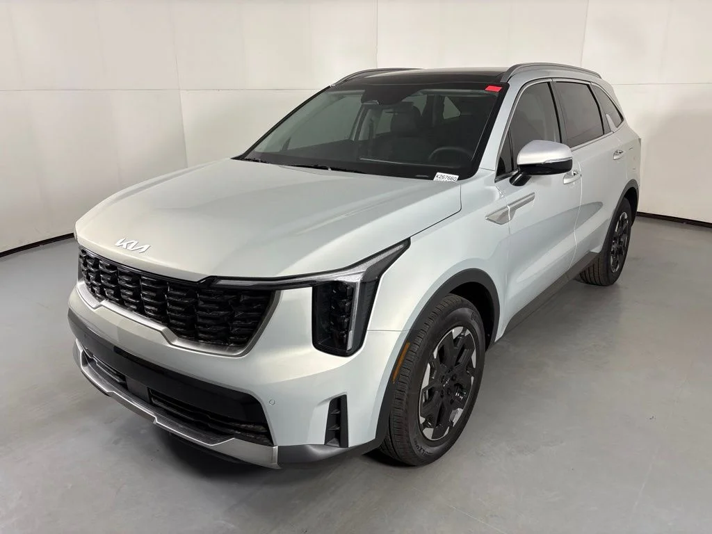 New 2026 Ivory Silver Kia S image 4