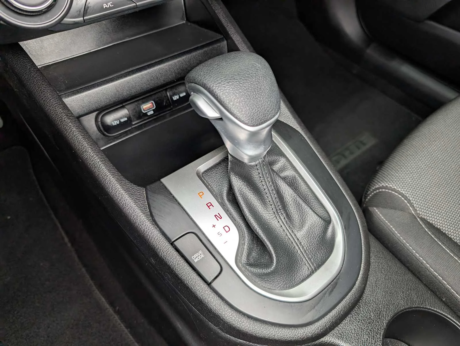 Used 2023 Gravity Gray Kia LXS image 27