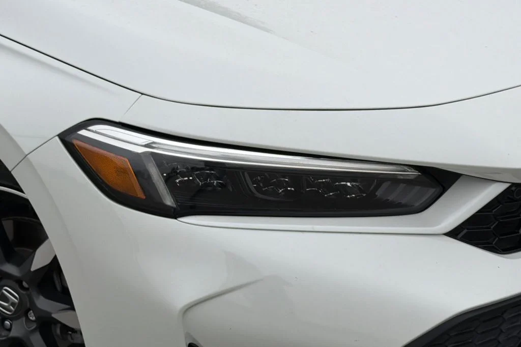Used 2025 Platinum White Pearl Honda Sport Touring image 39