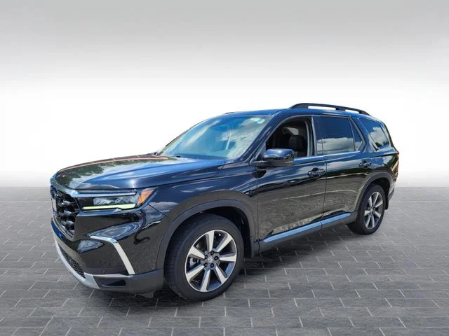 Used 2024 Black Honda Touring image 3