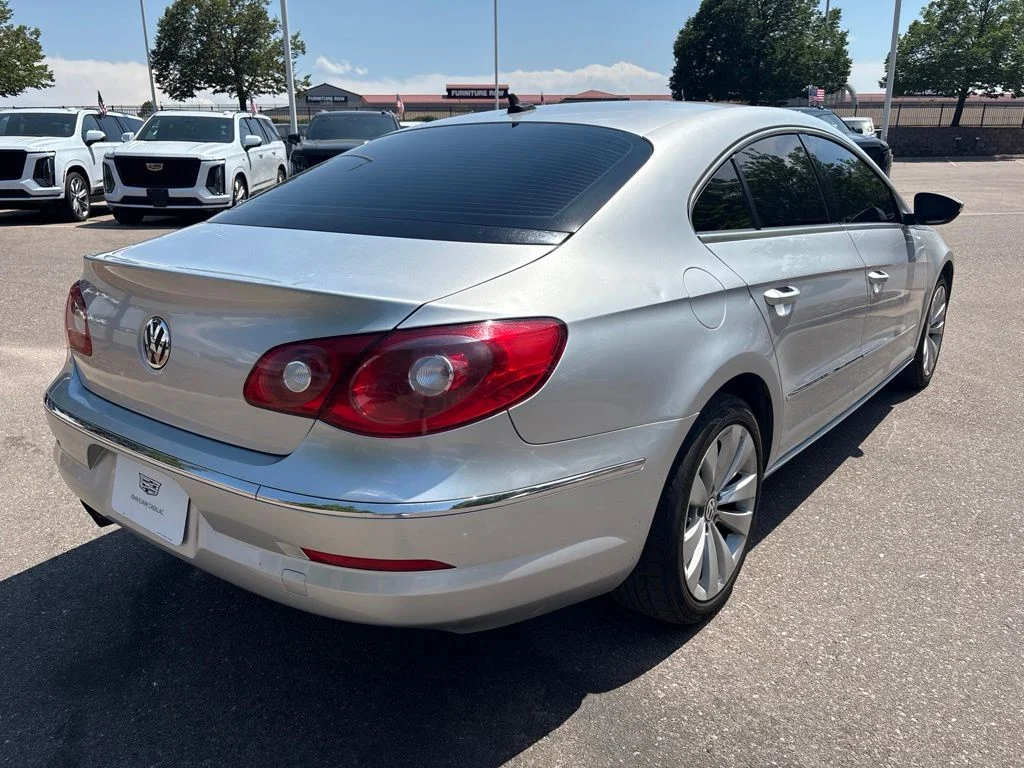 Used 2010 White Volkswagen Sport image 5
