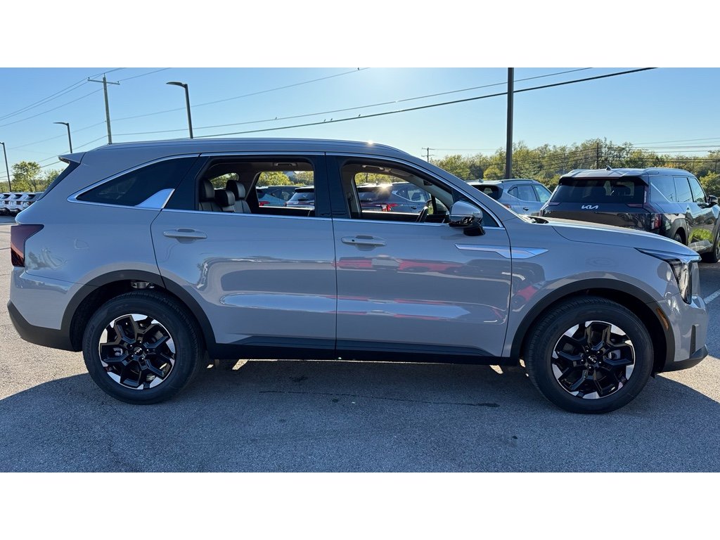 New 2026 Wolf Gray Kia S image 4