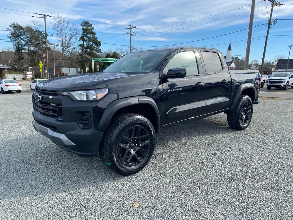 2025 Chevrolet Colorado Trail Boss - Photo 7