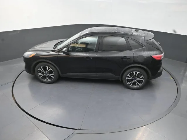 Used 2021 Black Ford SE image 26