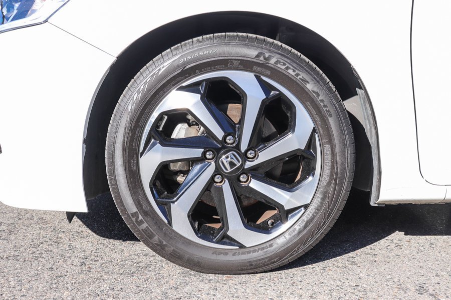 2016 Honda Accord EX-L - Photo 11