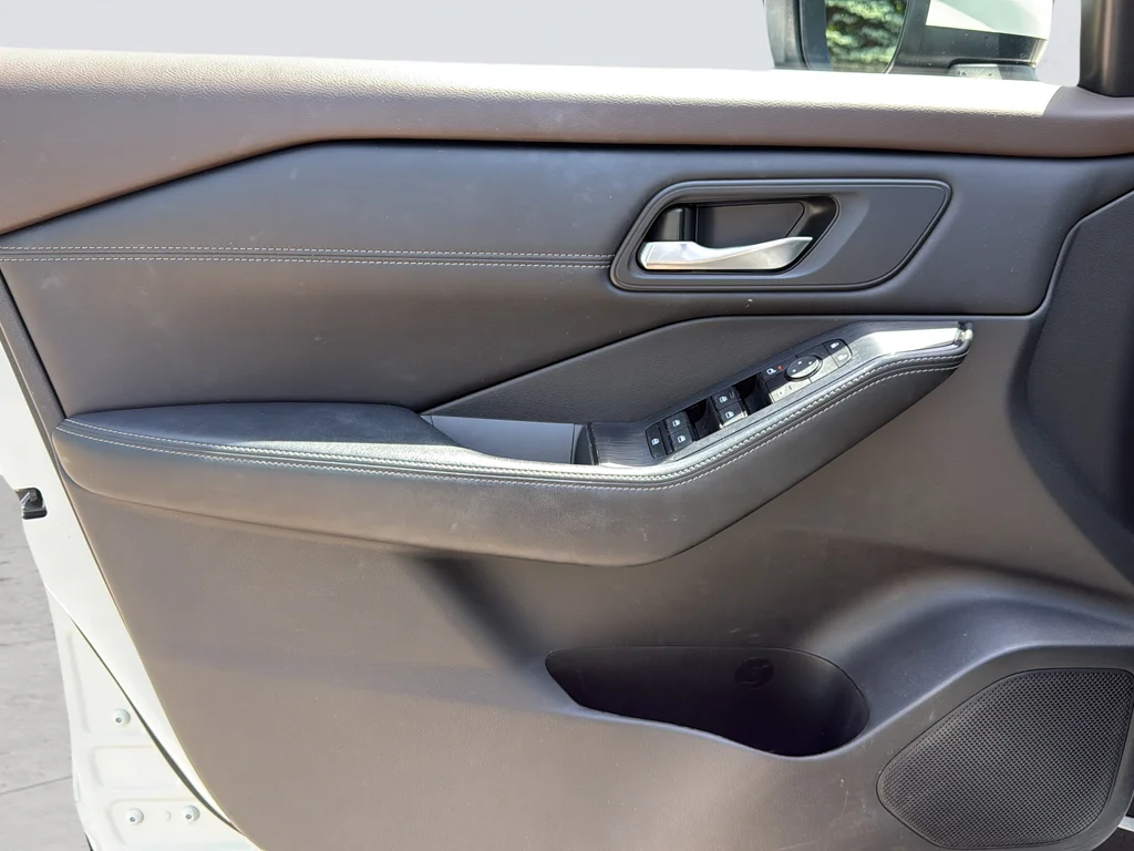 Used 2023 White Nissan SV image 10