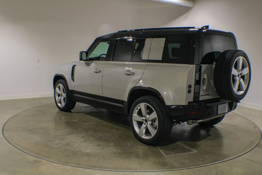 New 2026 Borasco Grey Land Rover X-Dynamic SE image 4