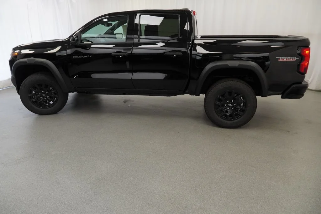 New 2026 Black Chevrolet Trail Boss image 38