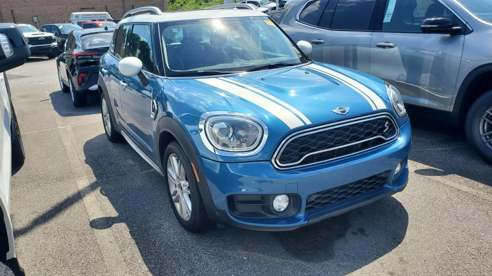 Used 2018 Island Blue Metallic MINI Cooper S image 2