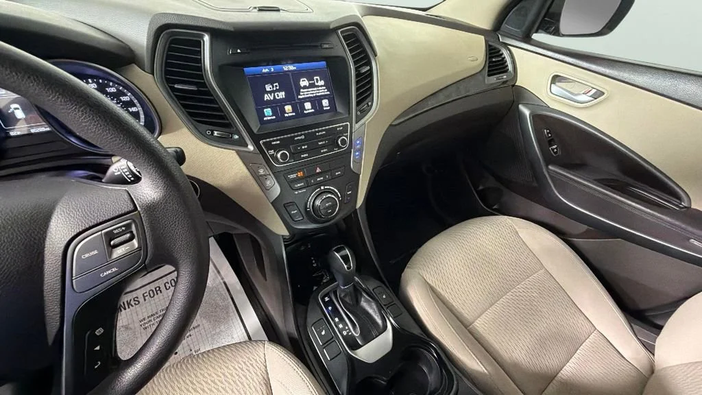 Used 2018 Black Hyundai 2.4L image 19