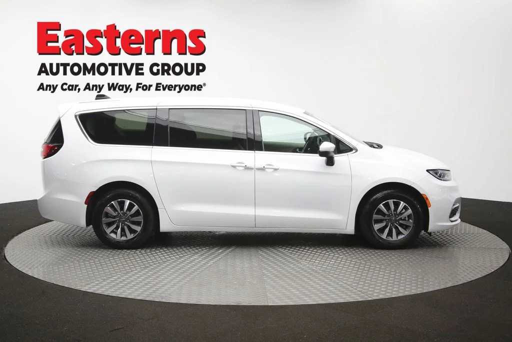 Used 2023 White Chrysler Touring L image 48