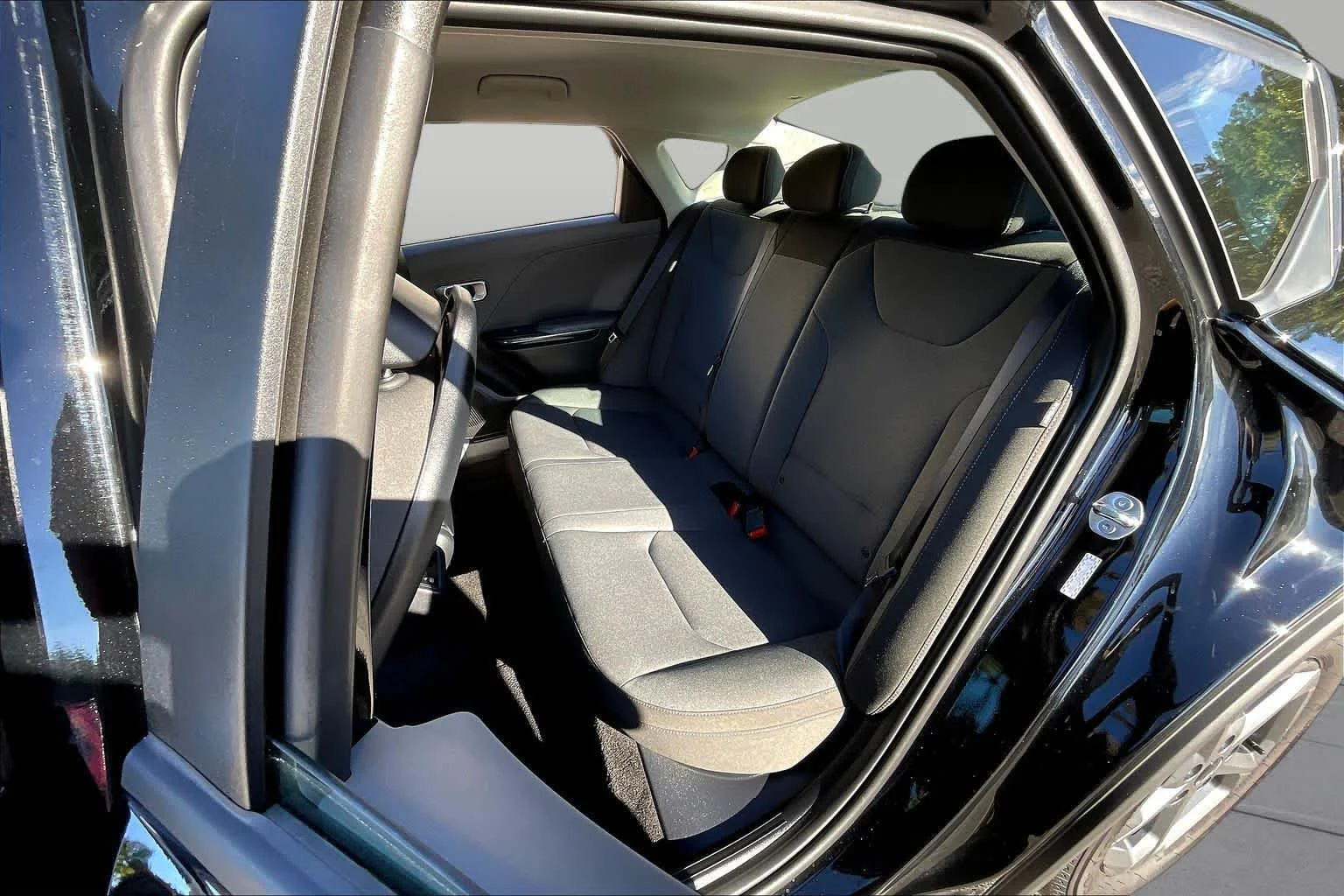 Used 2025 Aurora Black Pearl Kia LXS image 19