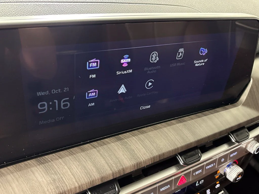 Used 2023 Green Kia EX image 38