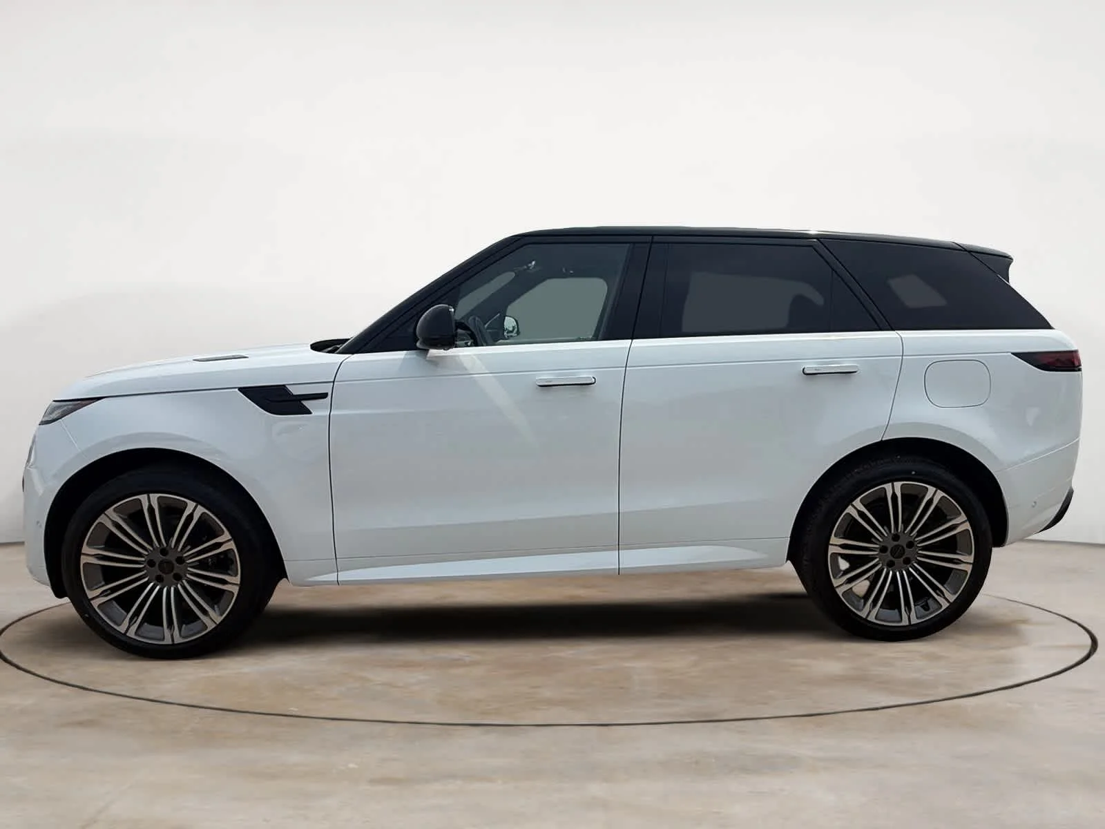 New 2026 Fuji White Land Rover Dynamic SE image 2