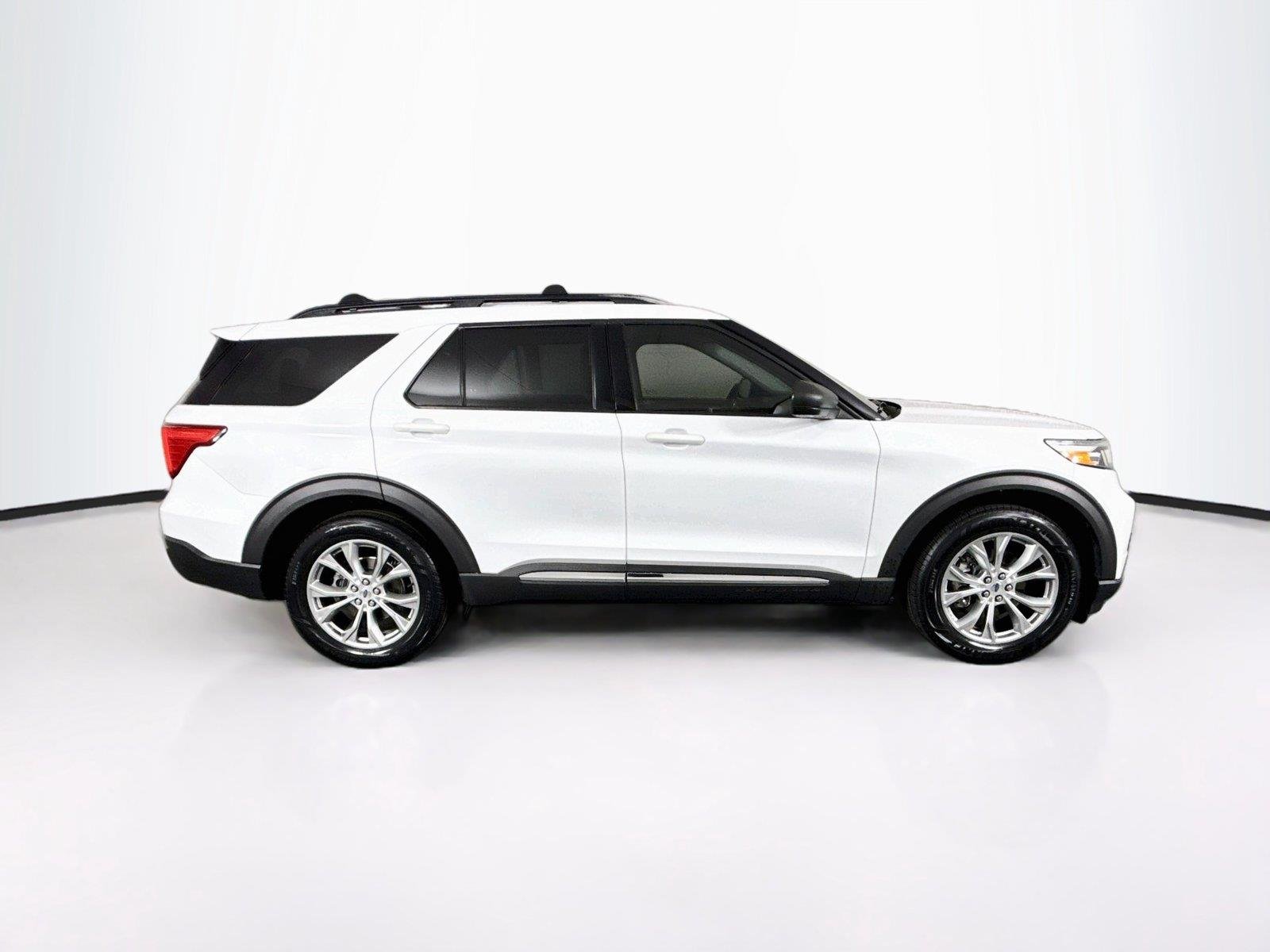Used 2021 Oxford White Ford XLT image 11