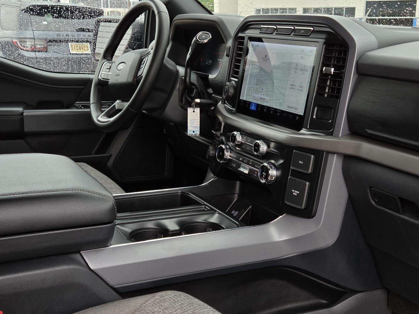 Used 2024 Oxford White Ford XLT image 40