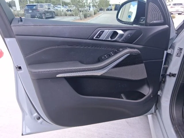 Used 2025 Gray BMW xDrive40i image 14