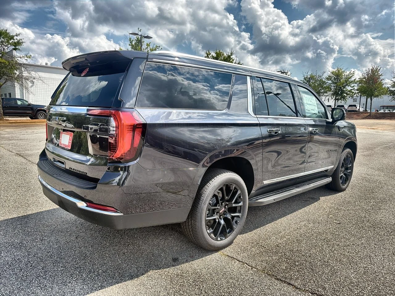 New 2026 Titanium Rush Metallic GMC Elevation image 8