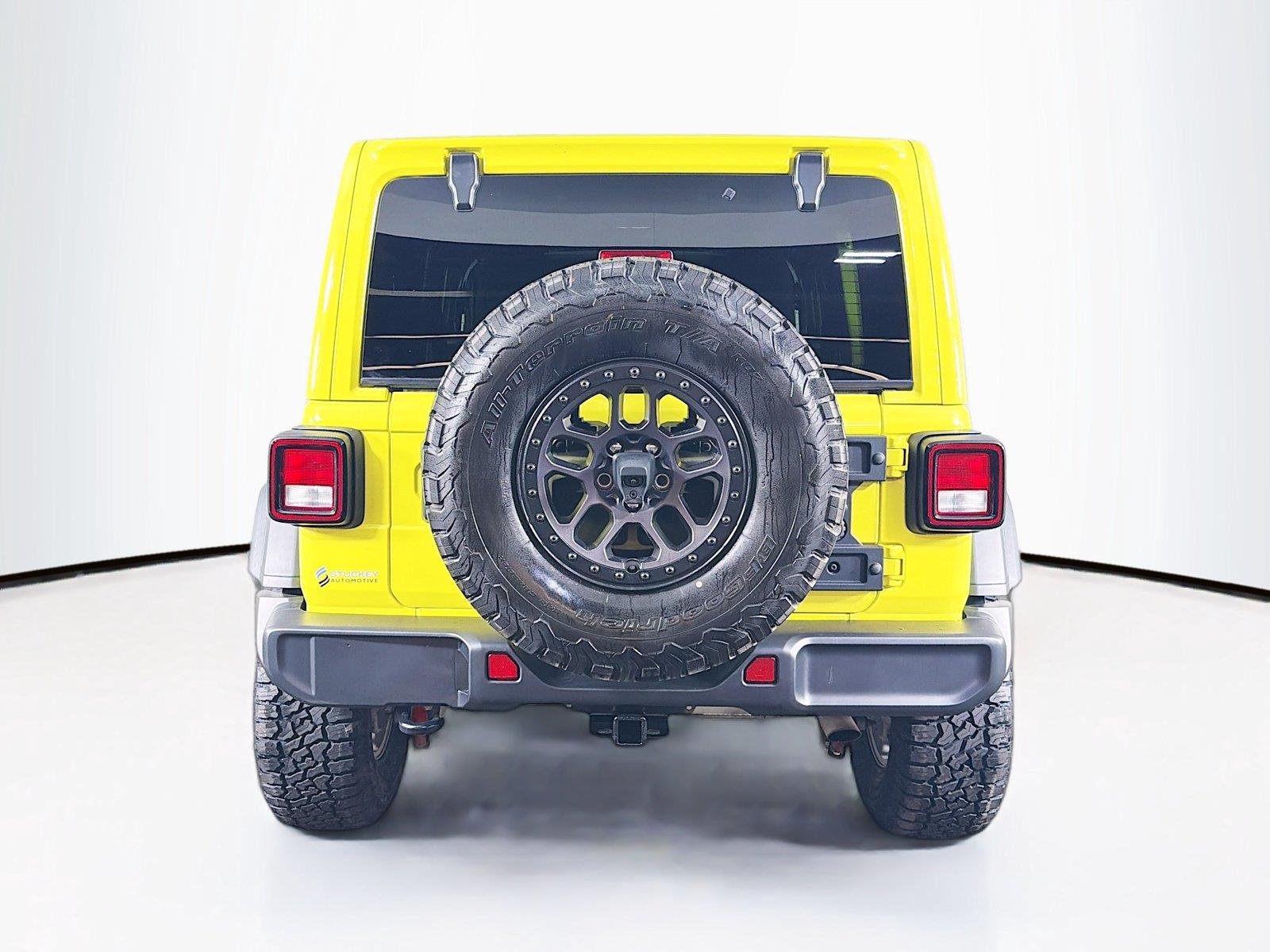 Used 2022  Jeep Unlimited High Tide image 10