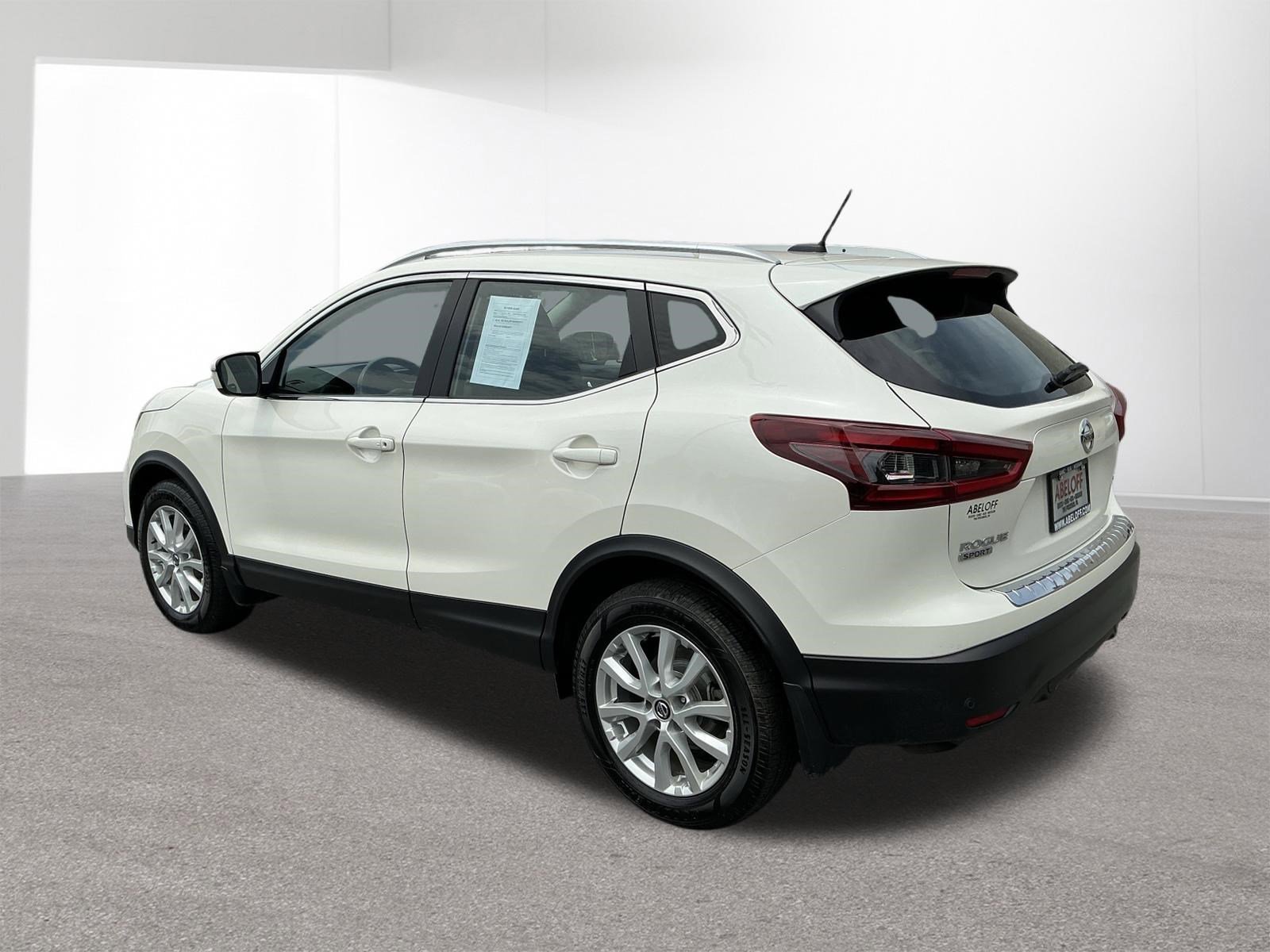 Used 2022 Pearl White Tricoat Nissan SV image 5