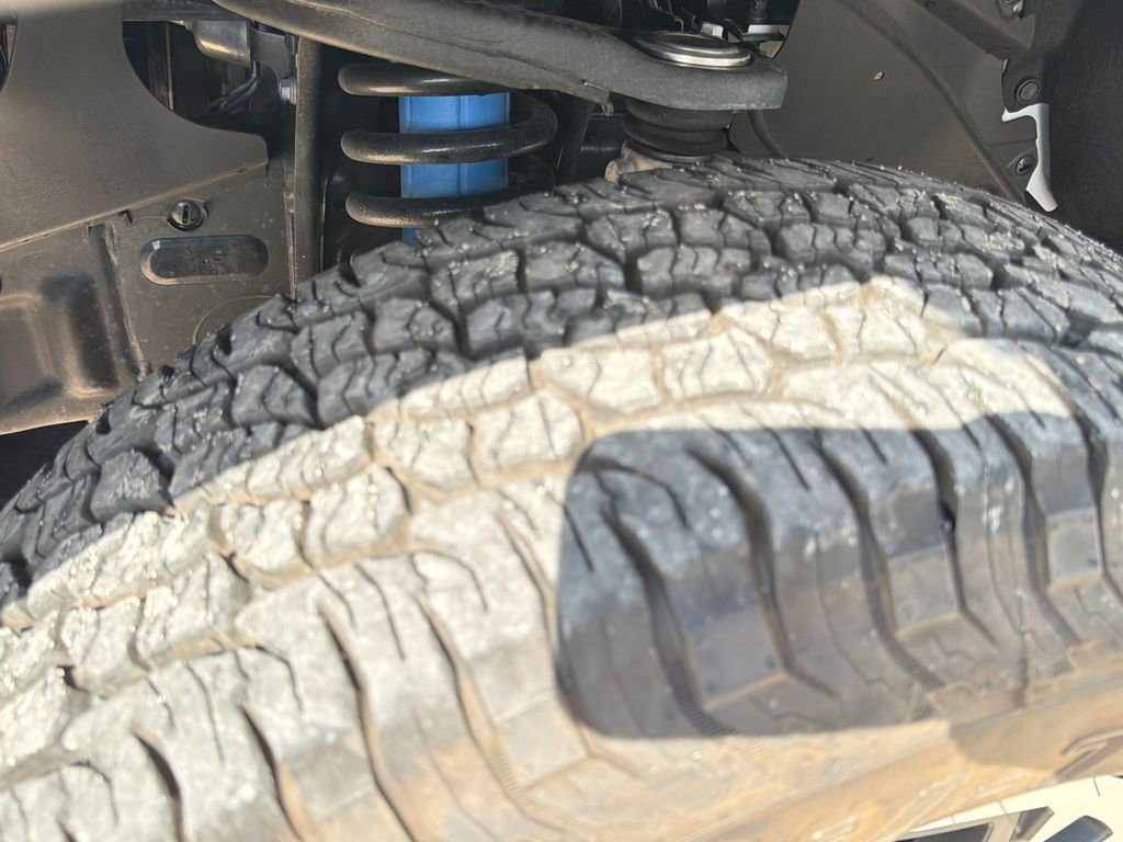 2025 Toyota Tacoma Limited - Photo 27