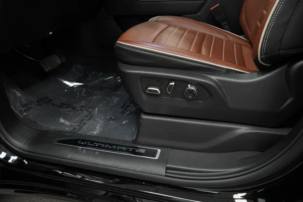 Used 2025 Onyx Black GMC Denali Ultimate image 30