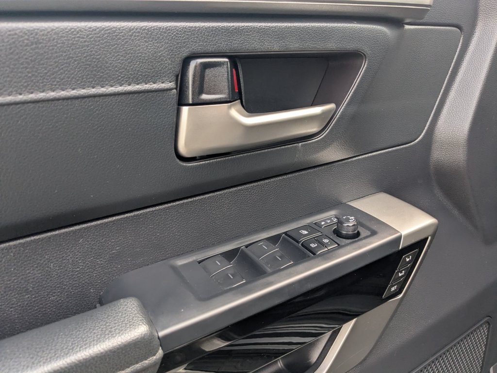 Used 2023  Toyota Limited image 12