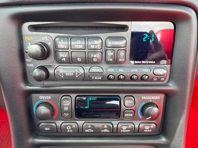 Used 2004 Arctic White Chevrolet  image 24