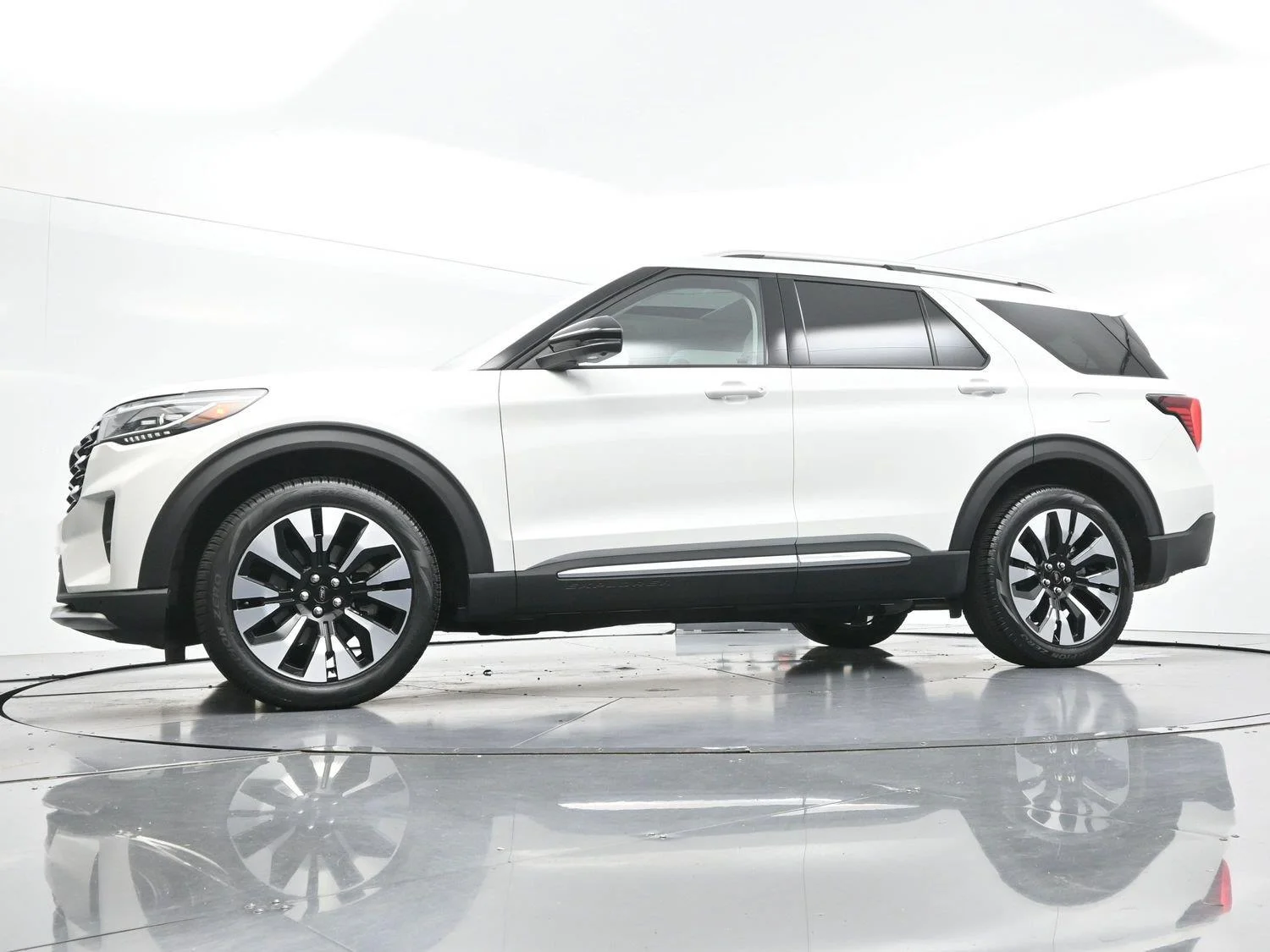Used 2026 White Ford Platinum image 45