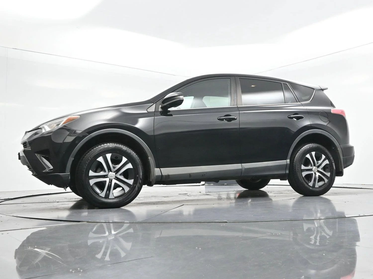 Used 2018 Black Toyota LE image 41