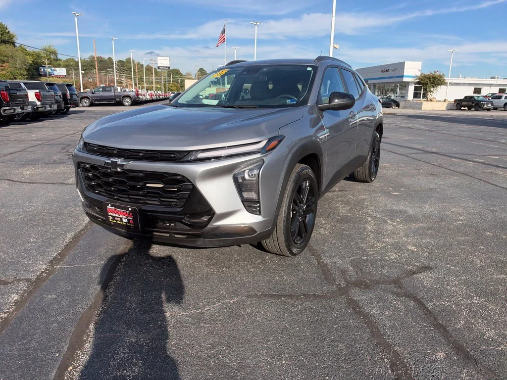 Used 2025 Sterling Gray Metallic Chevrolet ACTIV image 2