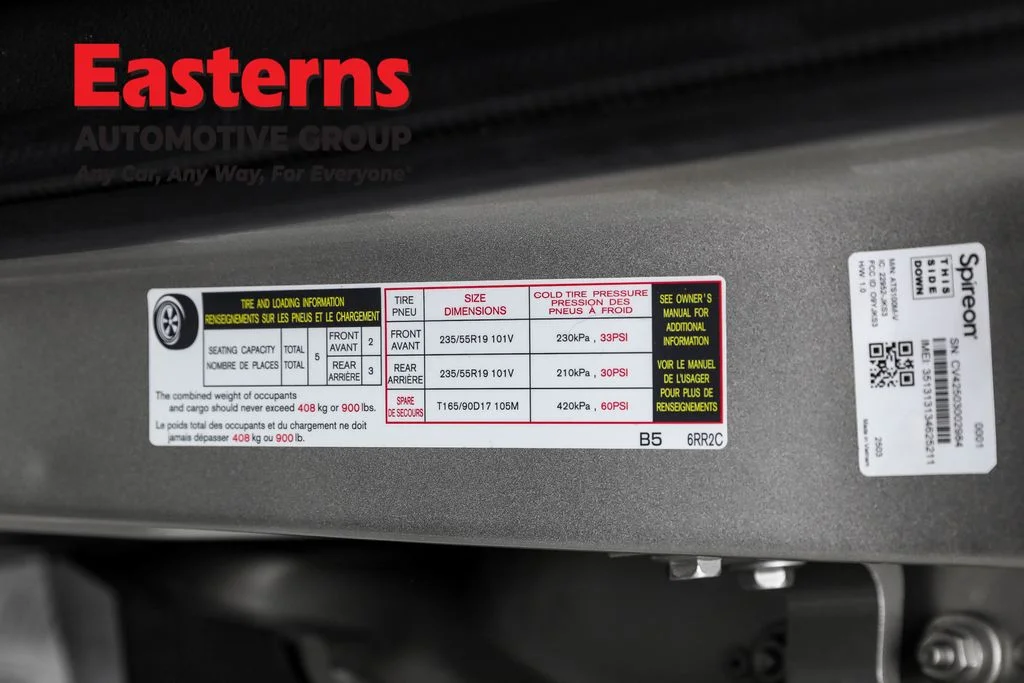 Used 2022 Silver Nissan SL image 32