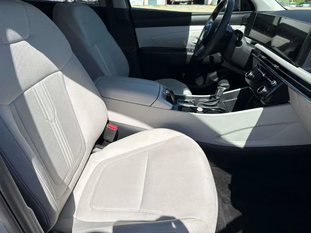 Used 2025 Gray Hyundai SEL image 18
