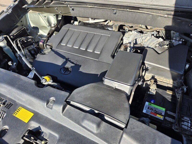 Used 2015 Green Toyota XLE V6 image 18