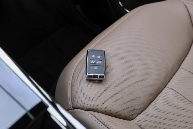Certified Used 2025 Gray Land Rover Dynamic SE image 57