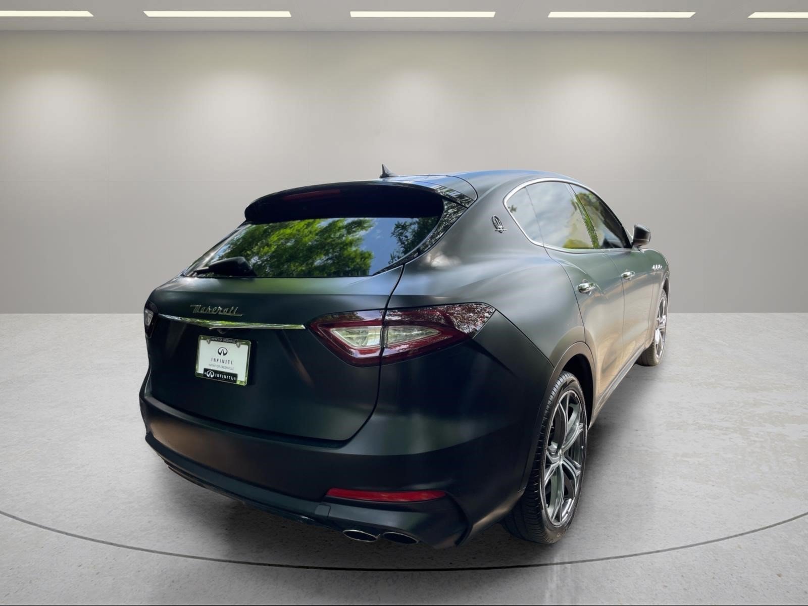 Used 2020  Maserati Base image 12