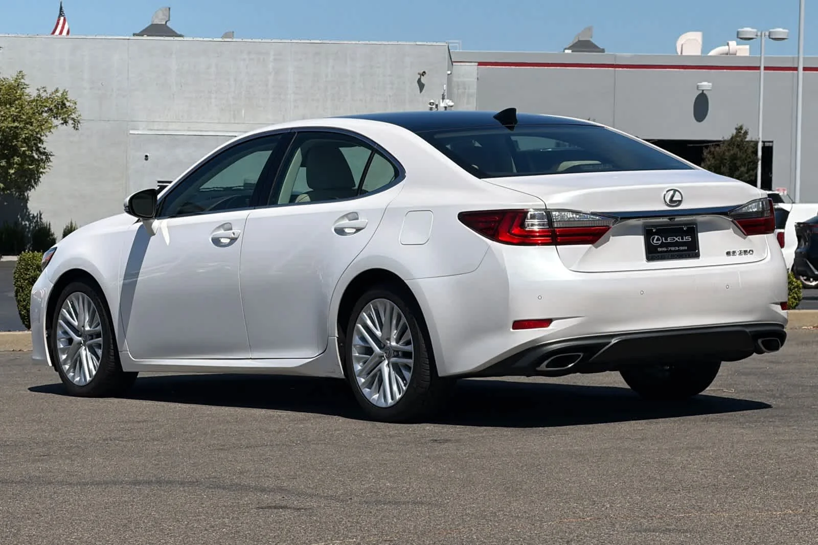 Used 2016 Eminent White Pearl Lexus  image 7