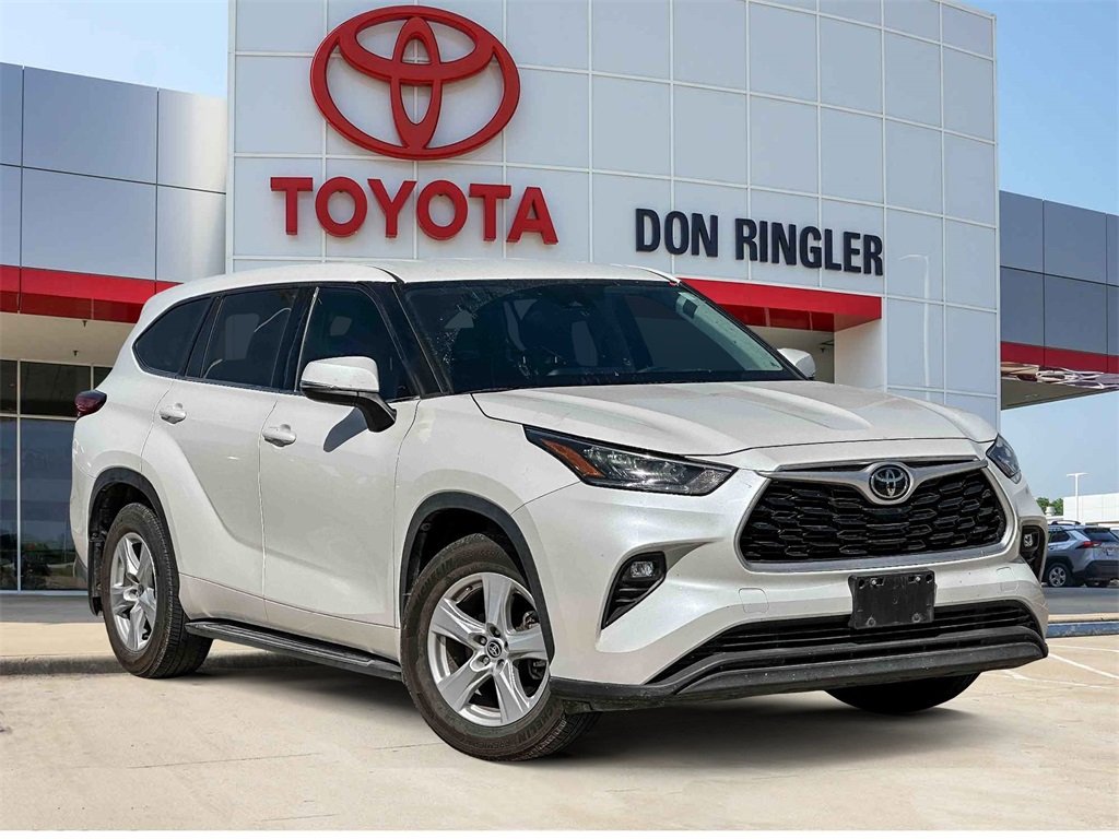 2020 Toyota Highlander LE