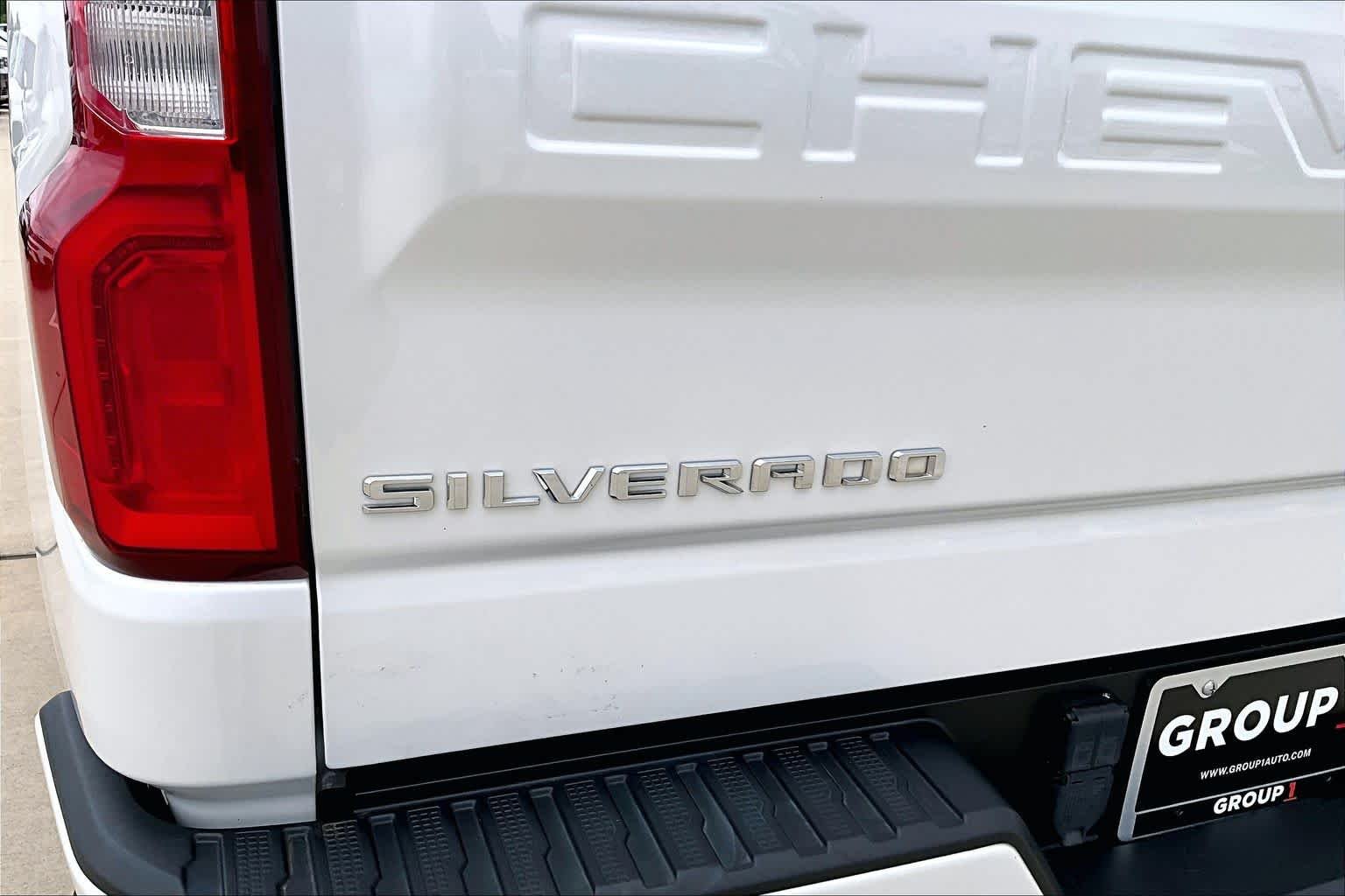 Used 2022 Iridescent Pearl Tricoat Chevrolet High Country image 30