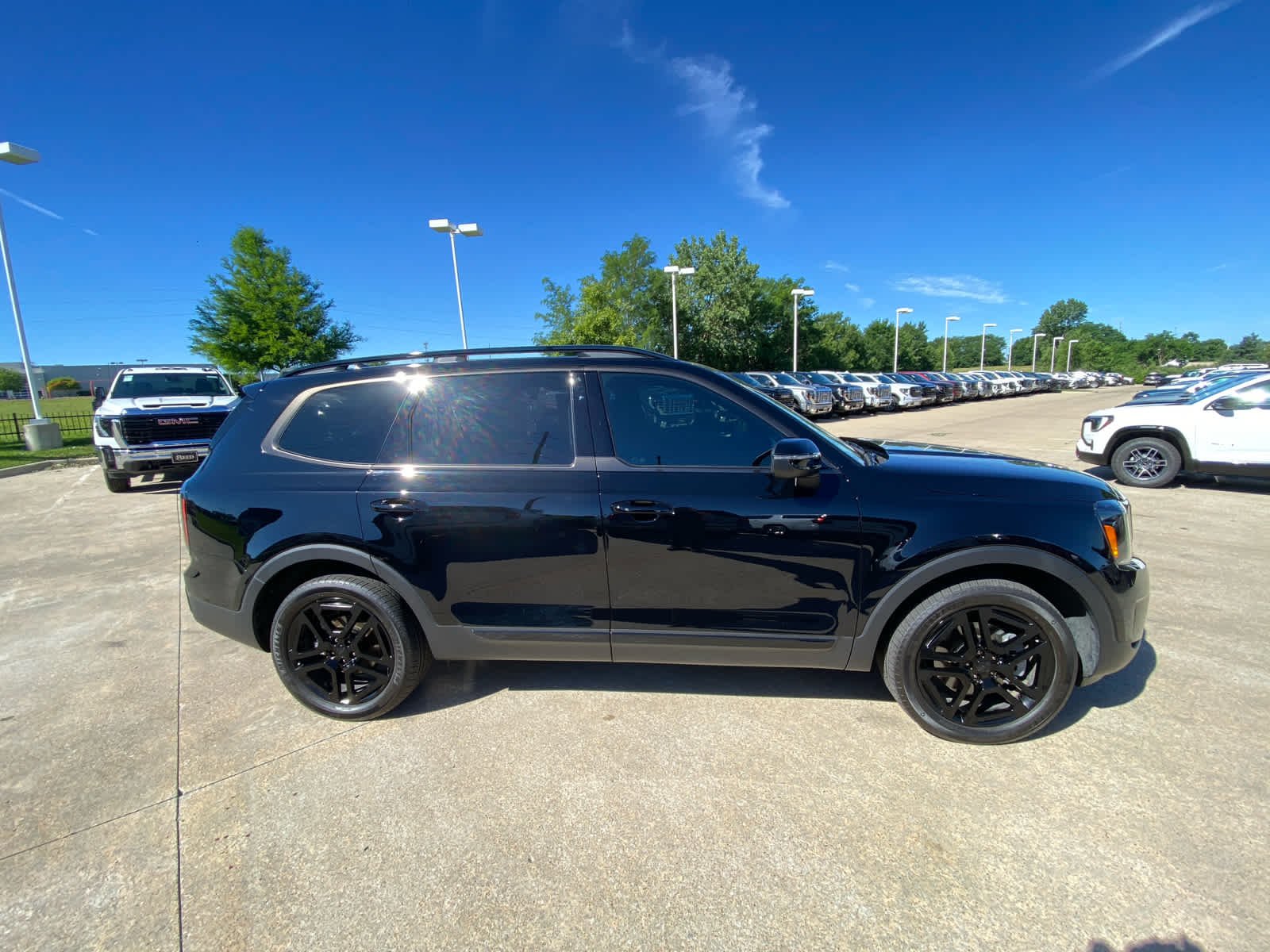 Used 2025  Kia EX X-Line image 3