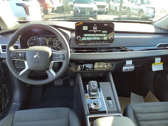 Used 2024 Gray Mitsubishi SE image 8