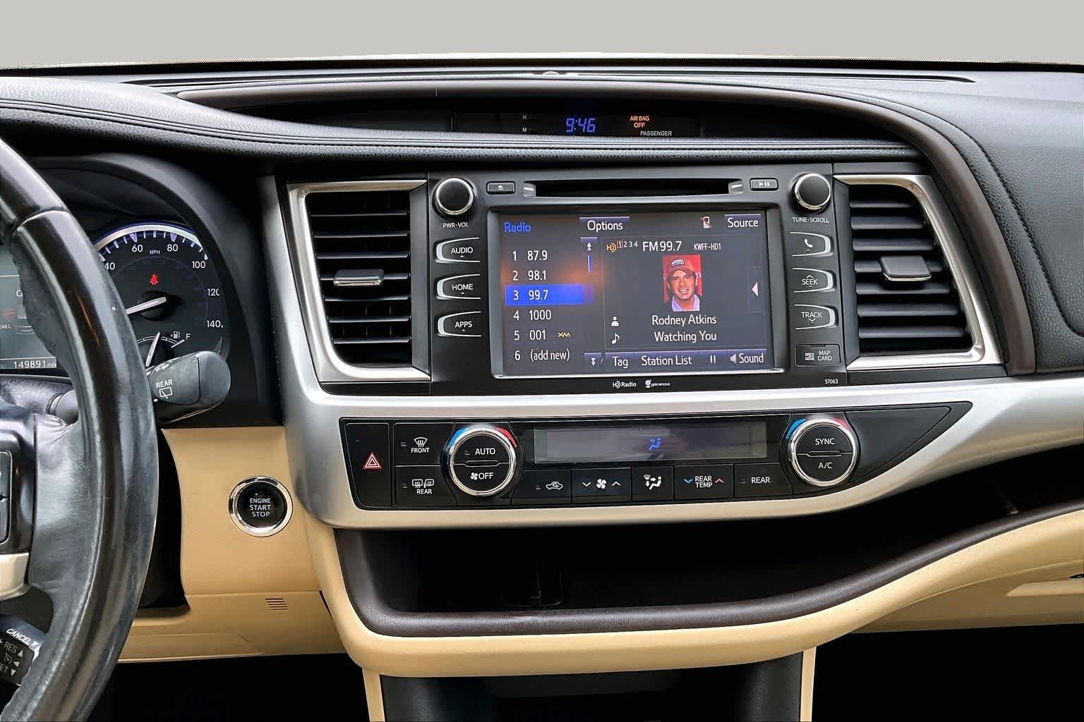Used 2014 Blizzard Pearl Toyota XLE image 7