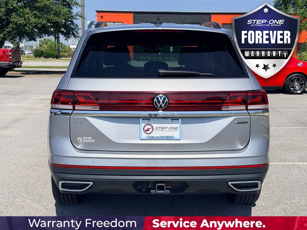 Used 2025 Black Volkswagen 2.0T SE w/Technology image 5