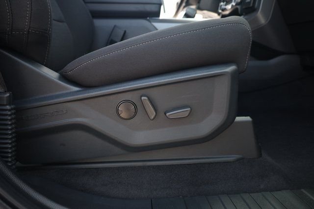 2025 Ford F-150 XLT - Photo 30