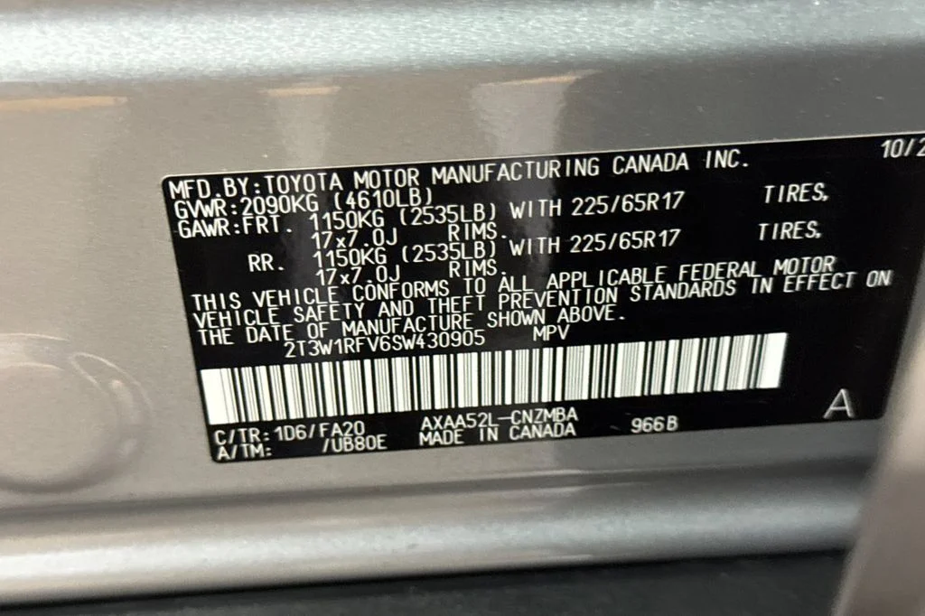 Certified Used 2025 Silver Toyota XLE image 29