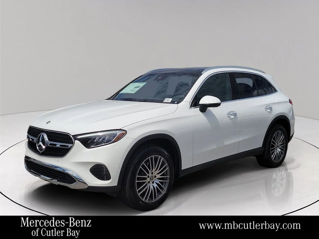New 2026 Polar White Mercedes-Benz GLC 300 image 1