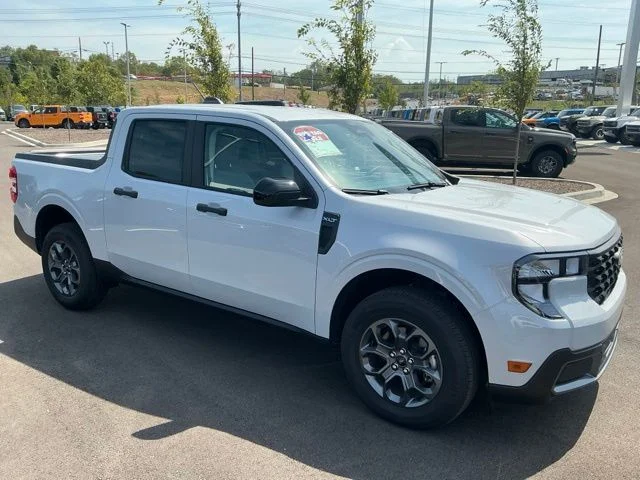 New 2026 Space White Metallic Ford XLT image 11