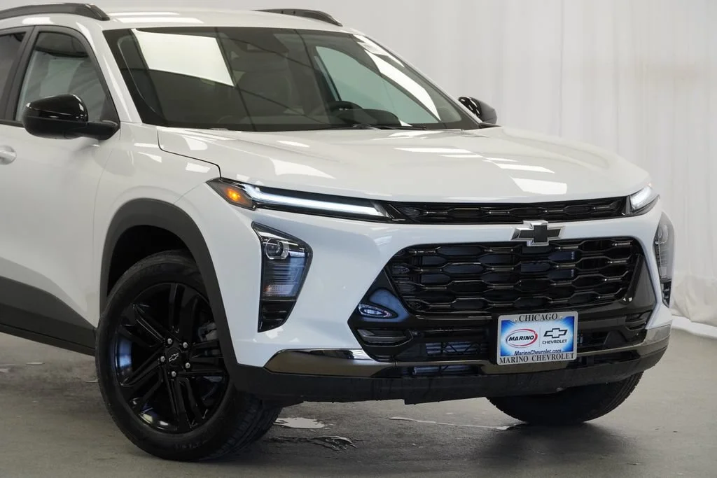 New 2026 Summit White Chevrolet ACTIV image 8